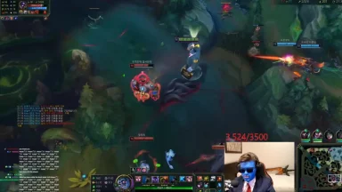 Streamer playing League of Legends live gameplay.