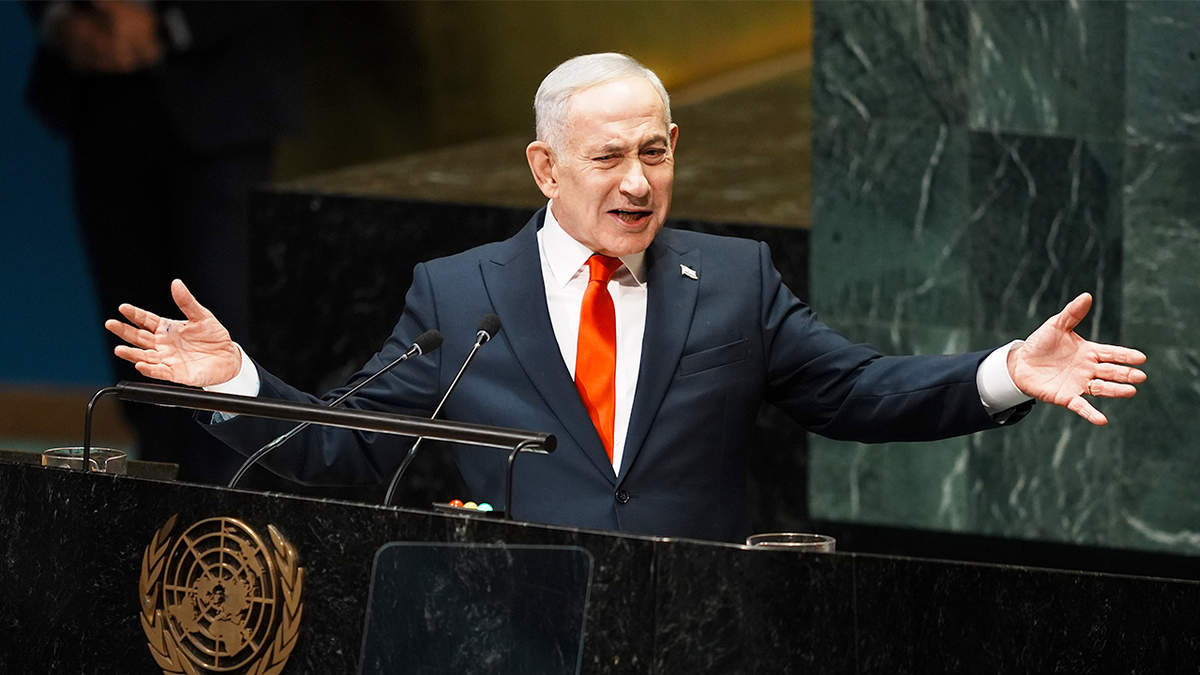 Benjamin Netanyahu speaks at United Nations podium
