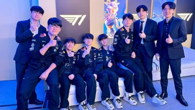 Esports team T1 posing with thumbs up