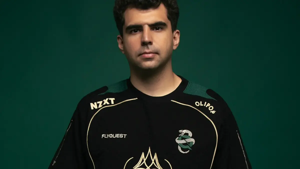 Esports player wearing FlyQuest team jersey
