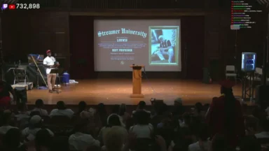 Presenter on stage at Streamer University event