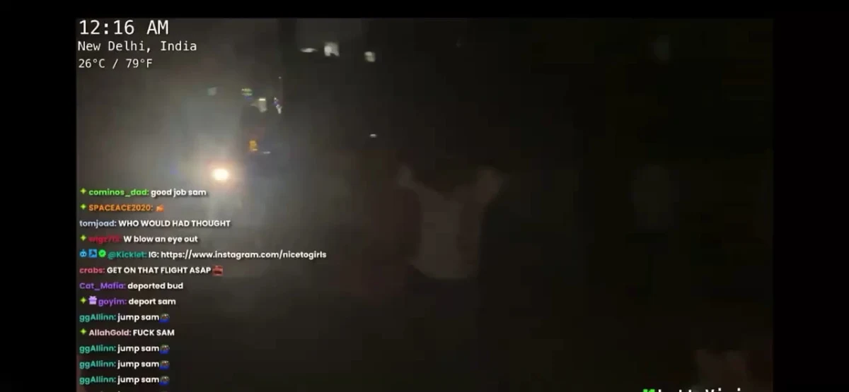 Night street scene in New Delhi livestream