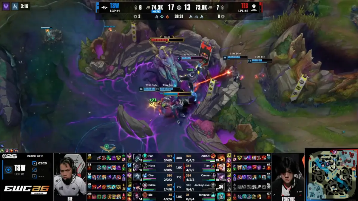 Esports team fighting Baron Nashor in League match