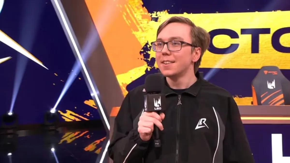 Thebausffs says 2026 will be his first year as a pro despite playing for LR. His current run is framed as a learning phase amid coaching clashes.