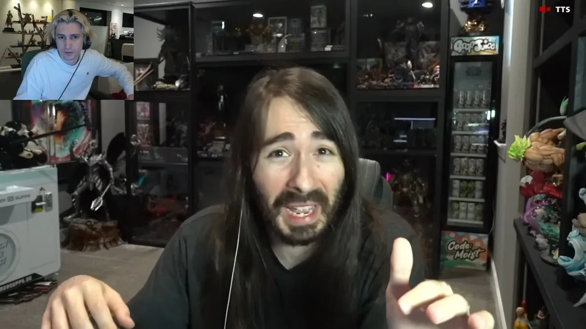 Two streamers talking during a gaming livestream